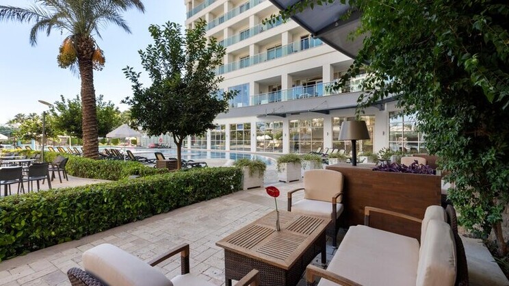 Sherwood Exclusive Lara